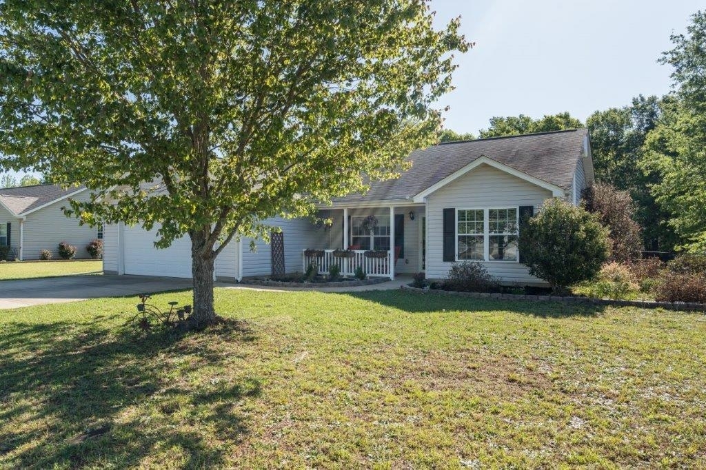 Property Photo:  434 Mandys Meadow Drive  SC 29349 