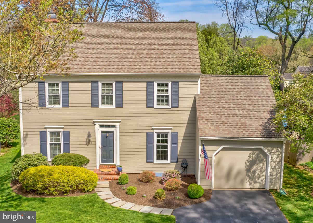 Property Photo: 109 Hedgerow Lane PA 19380