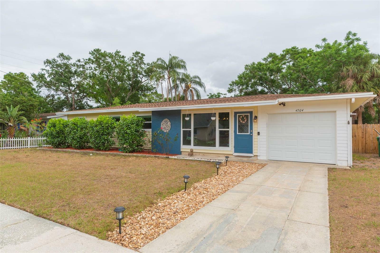 Property Photo:  4704 W Wisconsin  FL 33616 