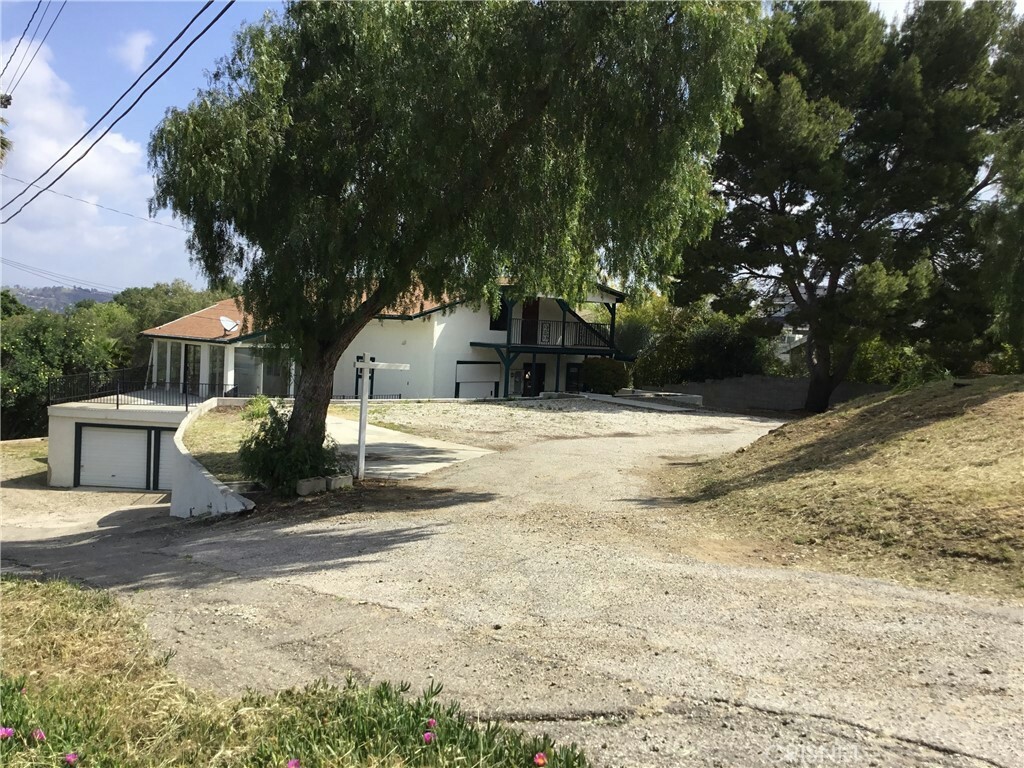 Property Photo:  158 S McKnight Road  CA 91320 