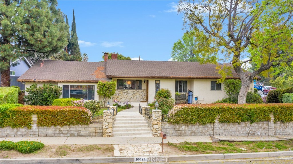 Property Photo:  10024 Genesta Avenue  CA 91325 