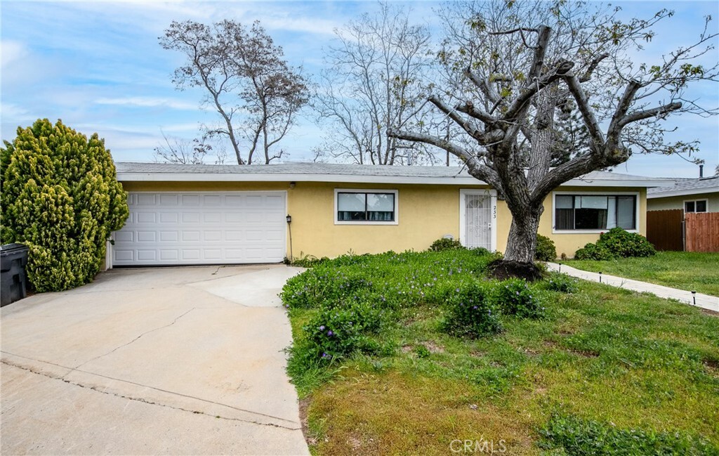 Property Photo:  233 Merry Lane  CA 92223 