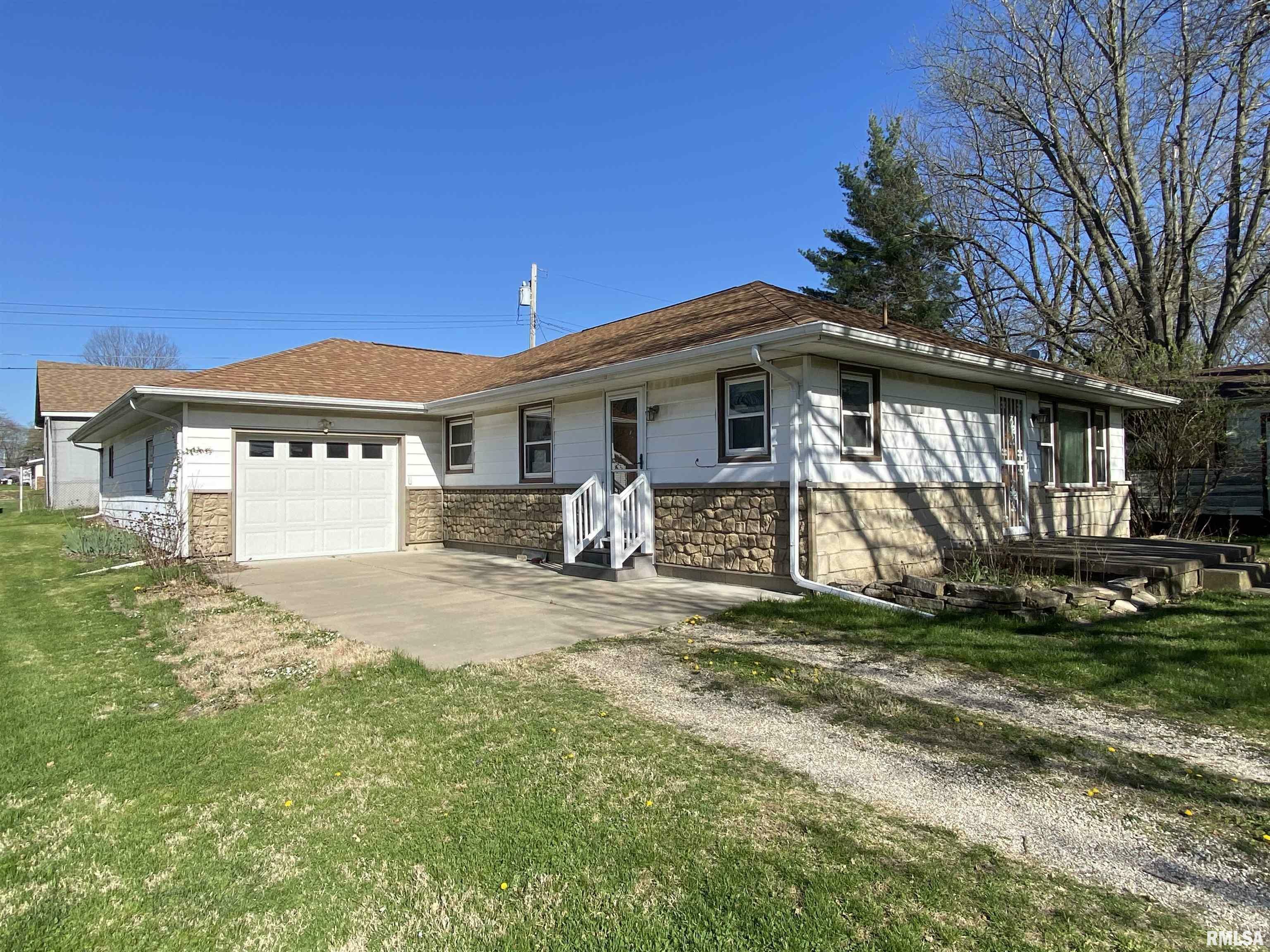 Property Photo:  846 Taylor Court  IL 61520 