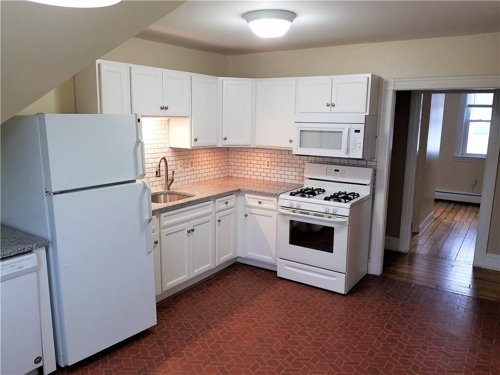 Property Photo: 10 - 12 Adelphi Av, Unit#3 RI 02906