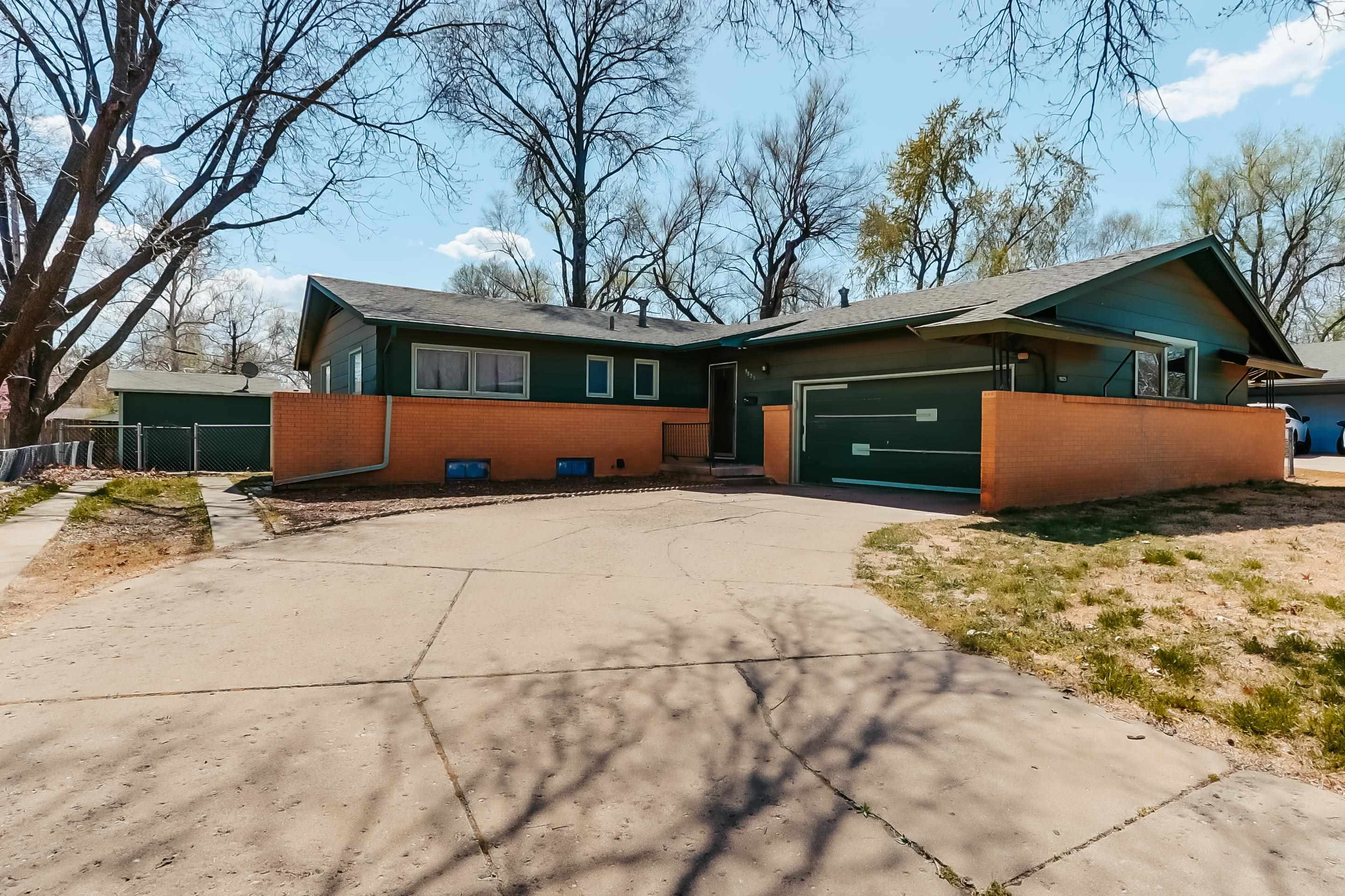 9825 W Kenny Ln  Wichita KS 67212 photo