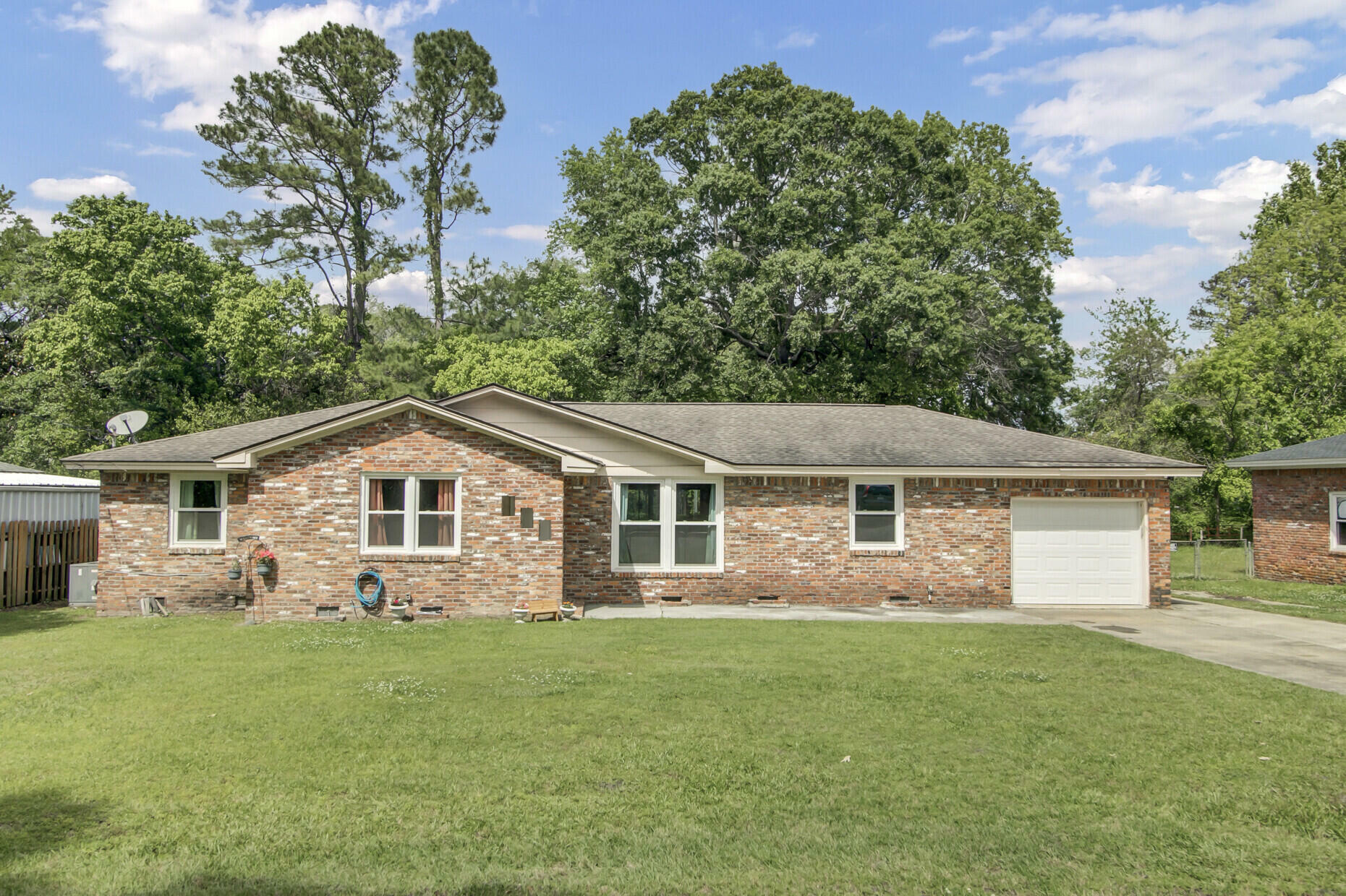 Property Photo:  6020 Meadowcliff Avenue  SC 29410 