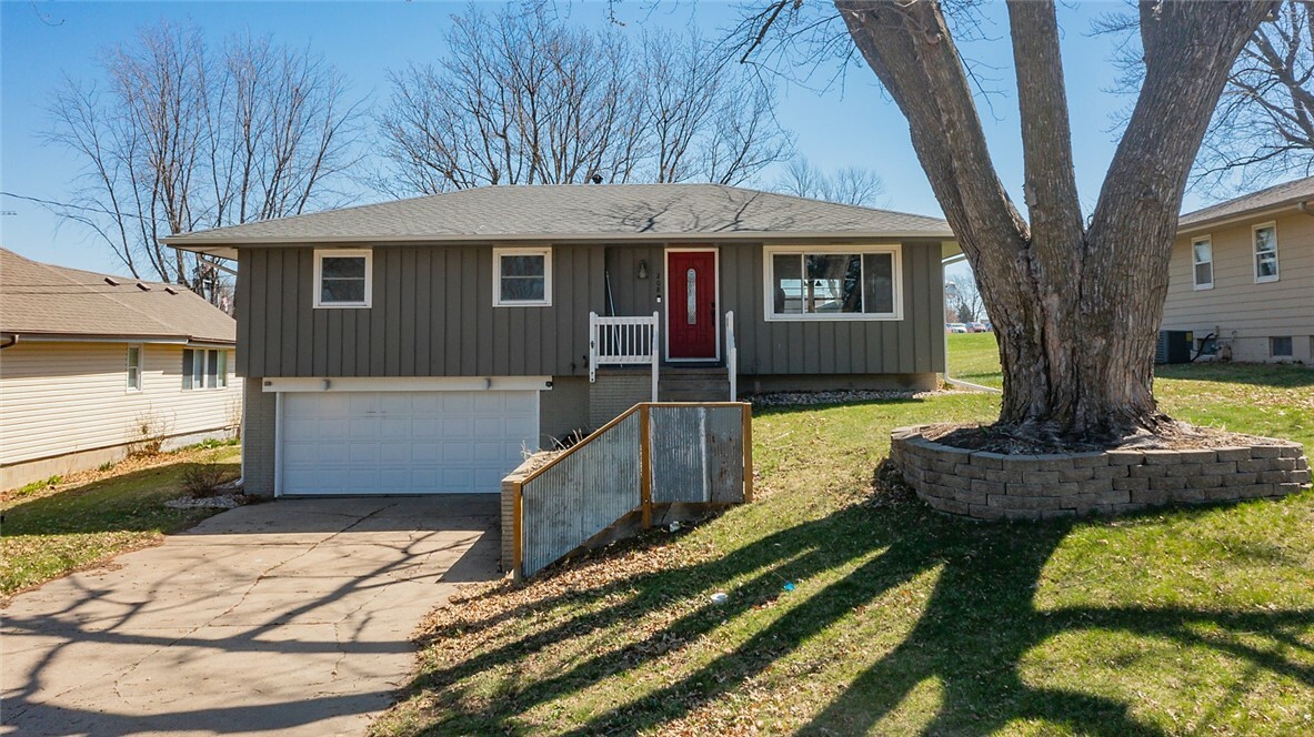 Property Photo:  208 N Sunset Drive  IA 50225 