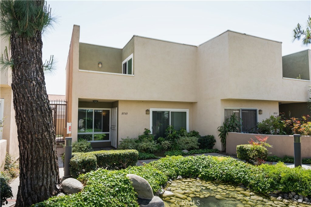 Property Photo: 10760 Knott Avenue CA 90680