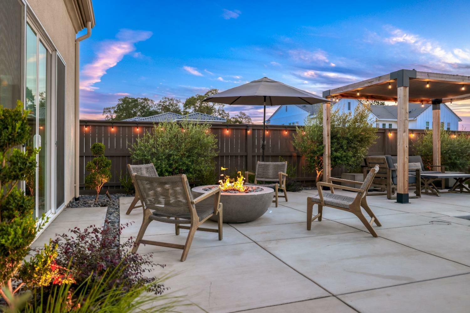 Property Photo: 1021 Bent Oak Lane CA 95765