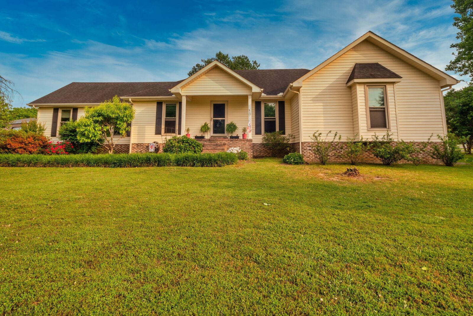 Property Photo: 206 Virginia Dr TN 37388