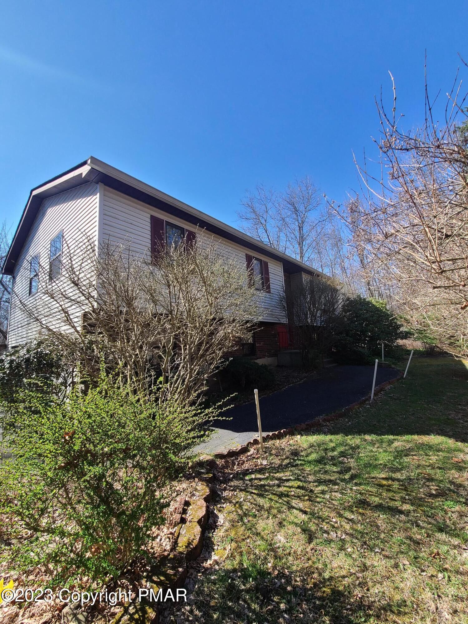 Property Photo: 163 Pawnee Trail PA 18210