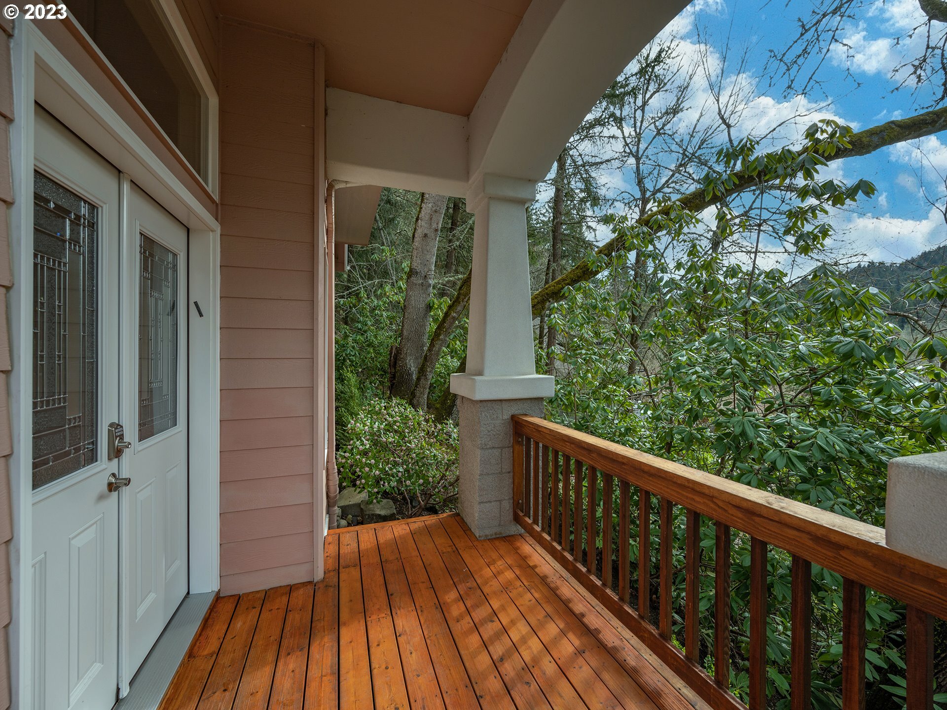 Property Photo: 4245 Bent Tree Ln OR 97405