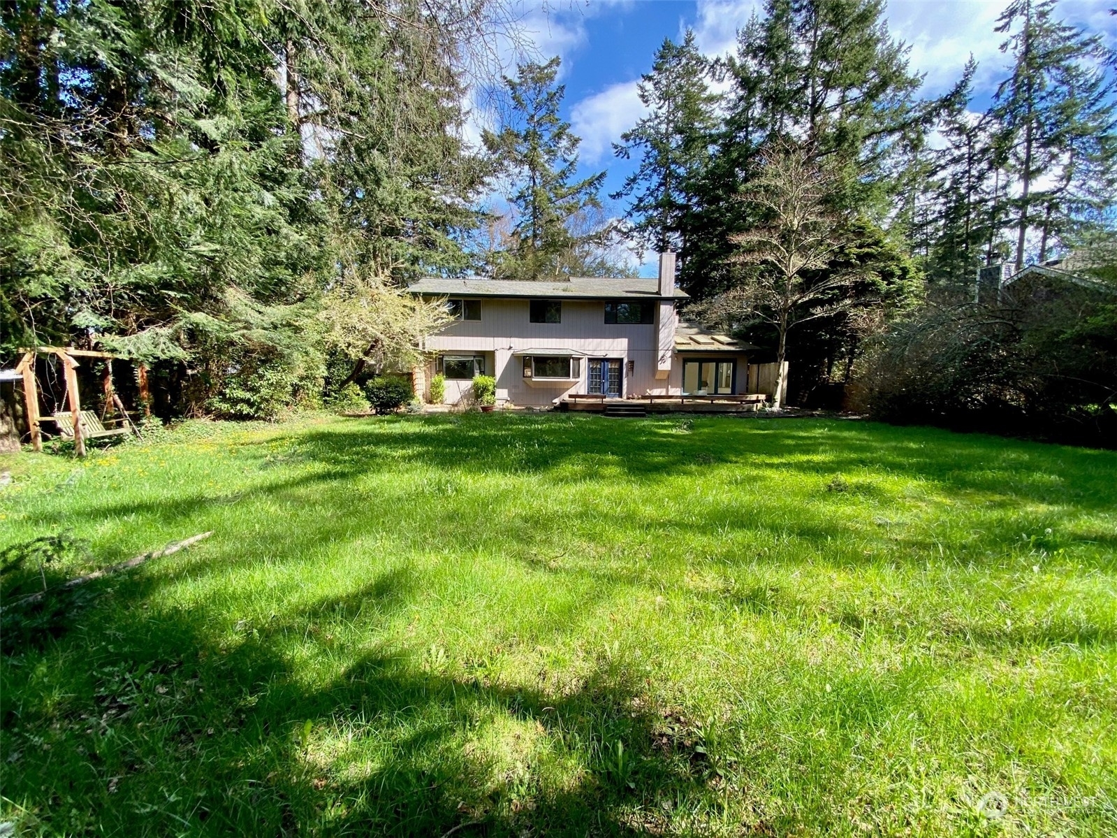 Property Photo:  1585 Links Way  WA 98277 