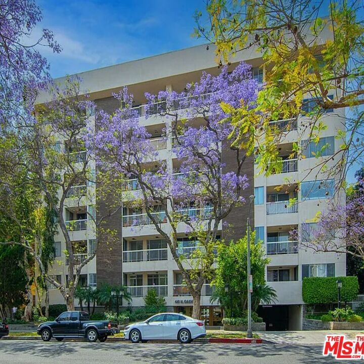 Property Photo: 441 N Oakhurst Dr 606 CA 90210