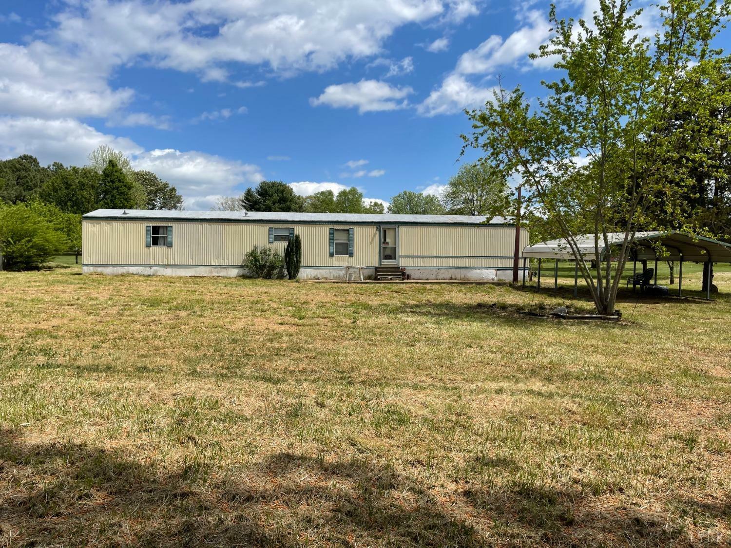 Property Photo: 1033 Dale Court VA 24121