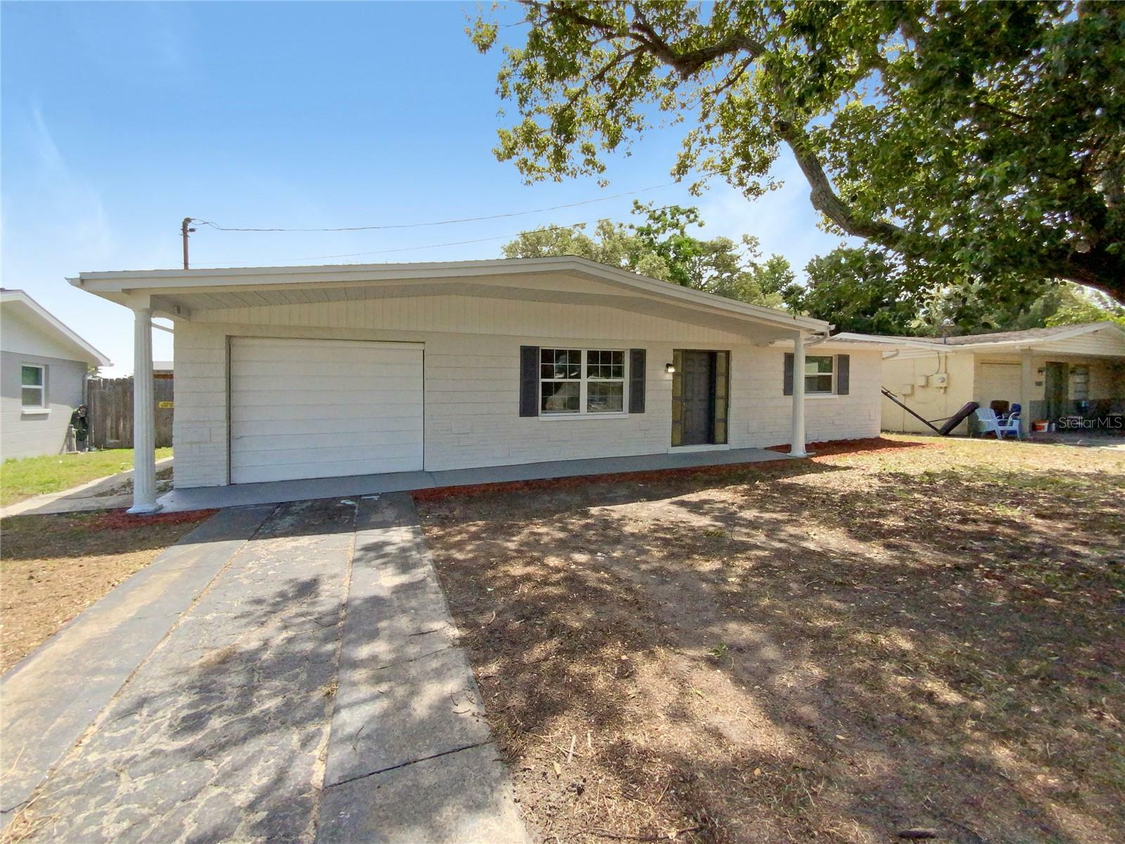 Property Photo:  5058 Cougar Loop  FL 34690 