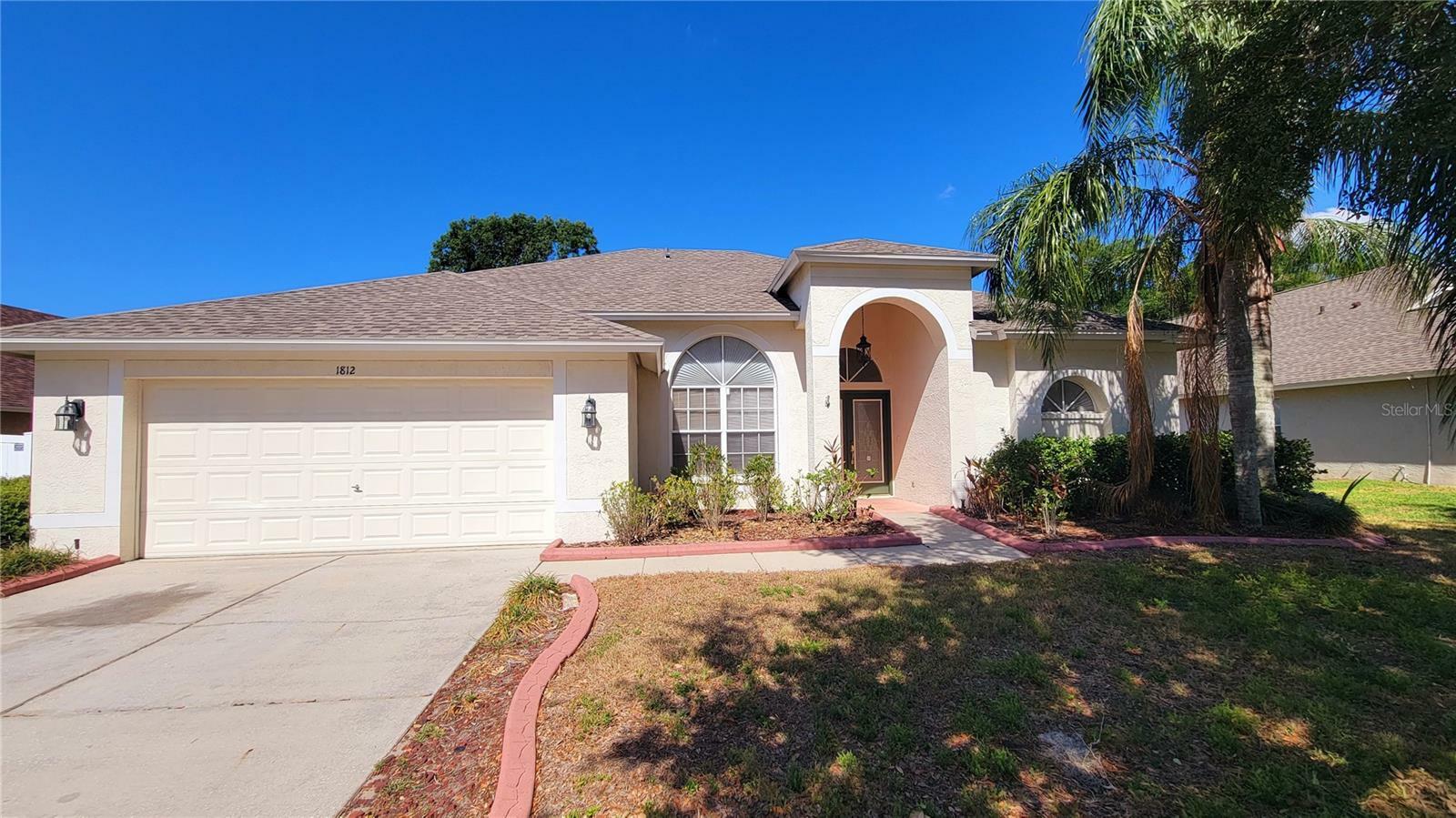 Property Photo: 1812 Vista River Drive FL 33596
