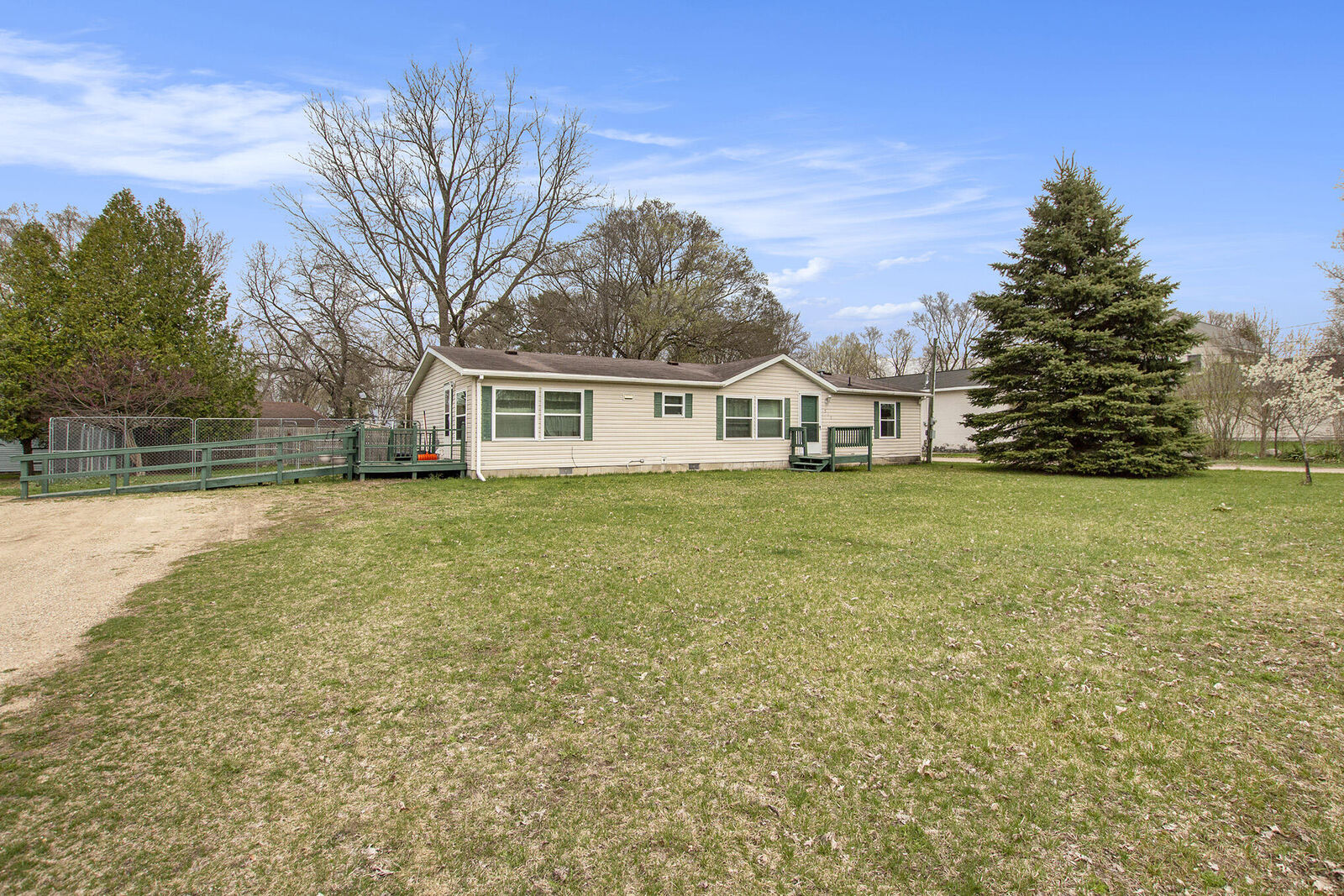 Property Photo:  516 W Waterloo Street  MI 49307 