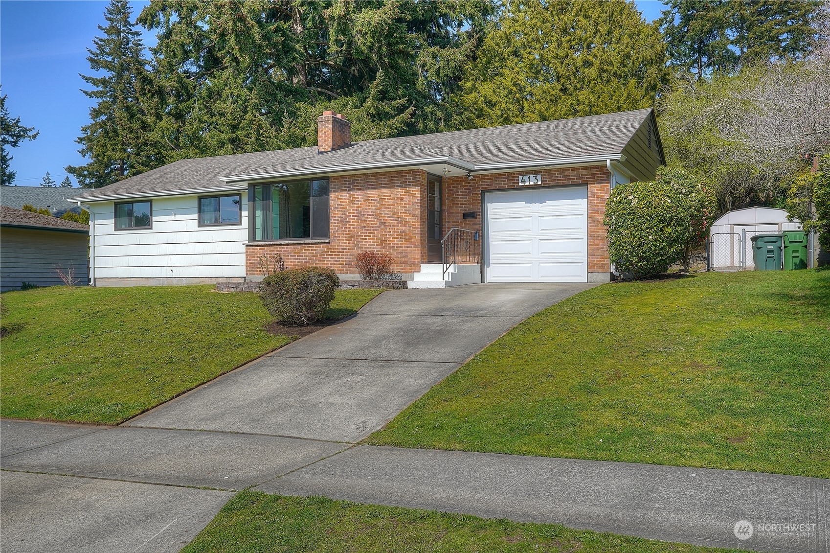 Property Photo:  413 Regents Boulevard  WA 98466 