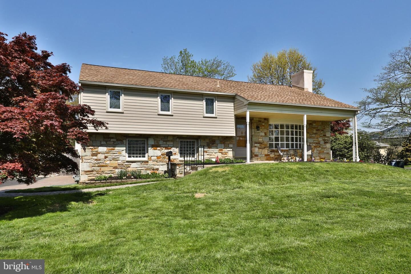 Property Photo: 1106 Hilltop Road PA 18966