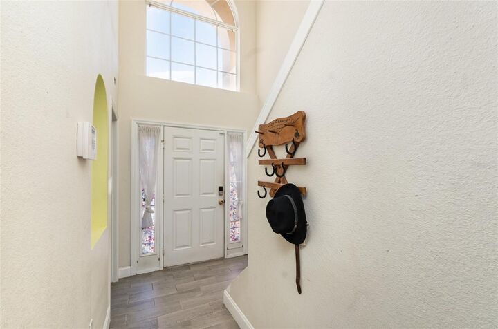 Property Photo:  406 Naples Court  FL 34759 