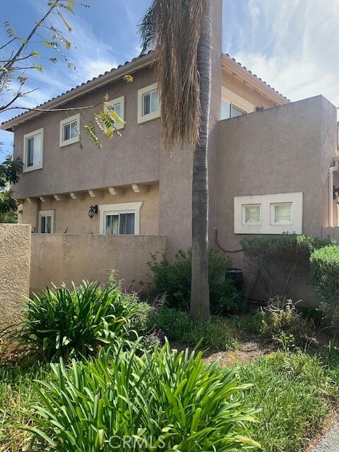 Property Photo:  8018 Telegraph Road 11  CA 90240 