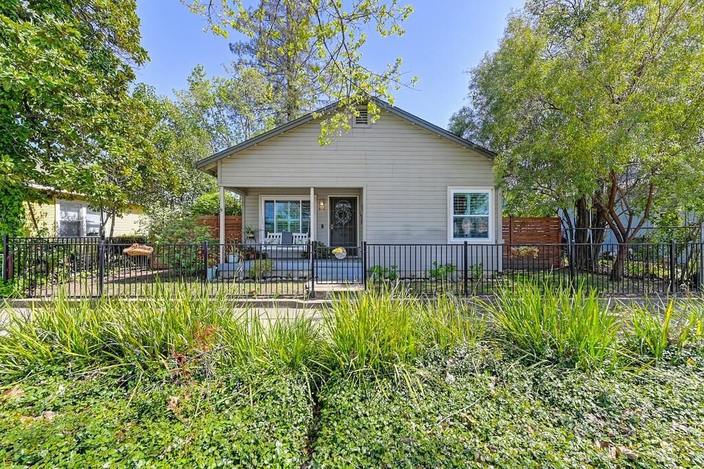 Property Photo:  612 Atlantic Street  CA 95678 