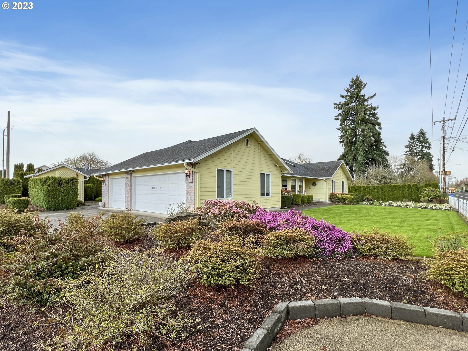 Property Photo: 809 NW 90th St WA 98665