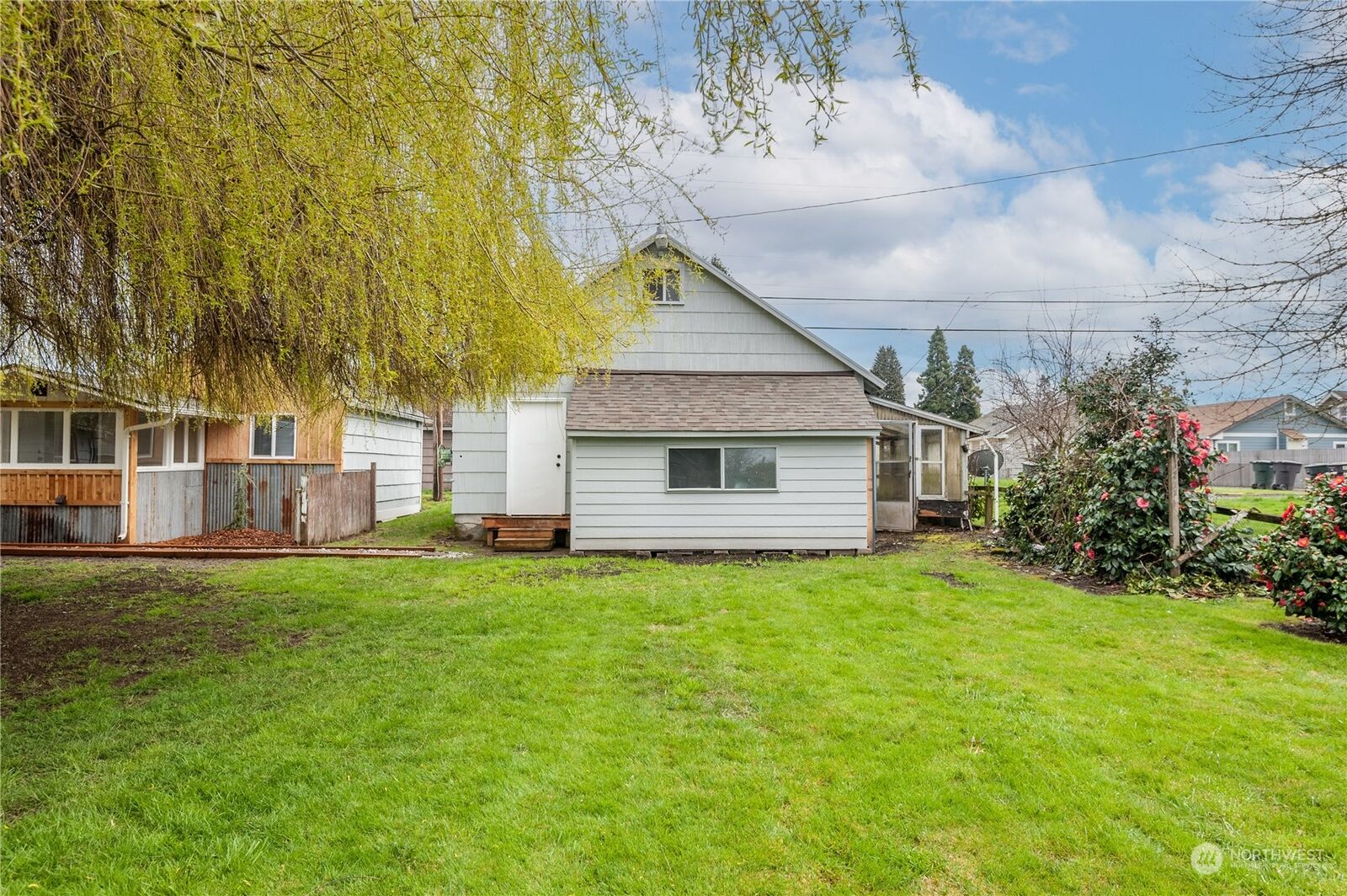 Property Photo:  332 23rd Avenue  WA 98632 