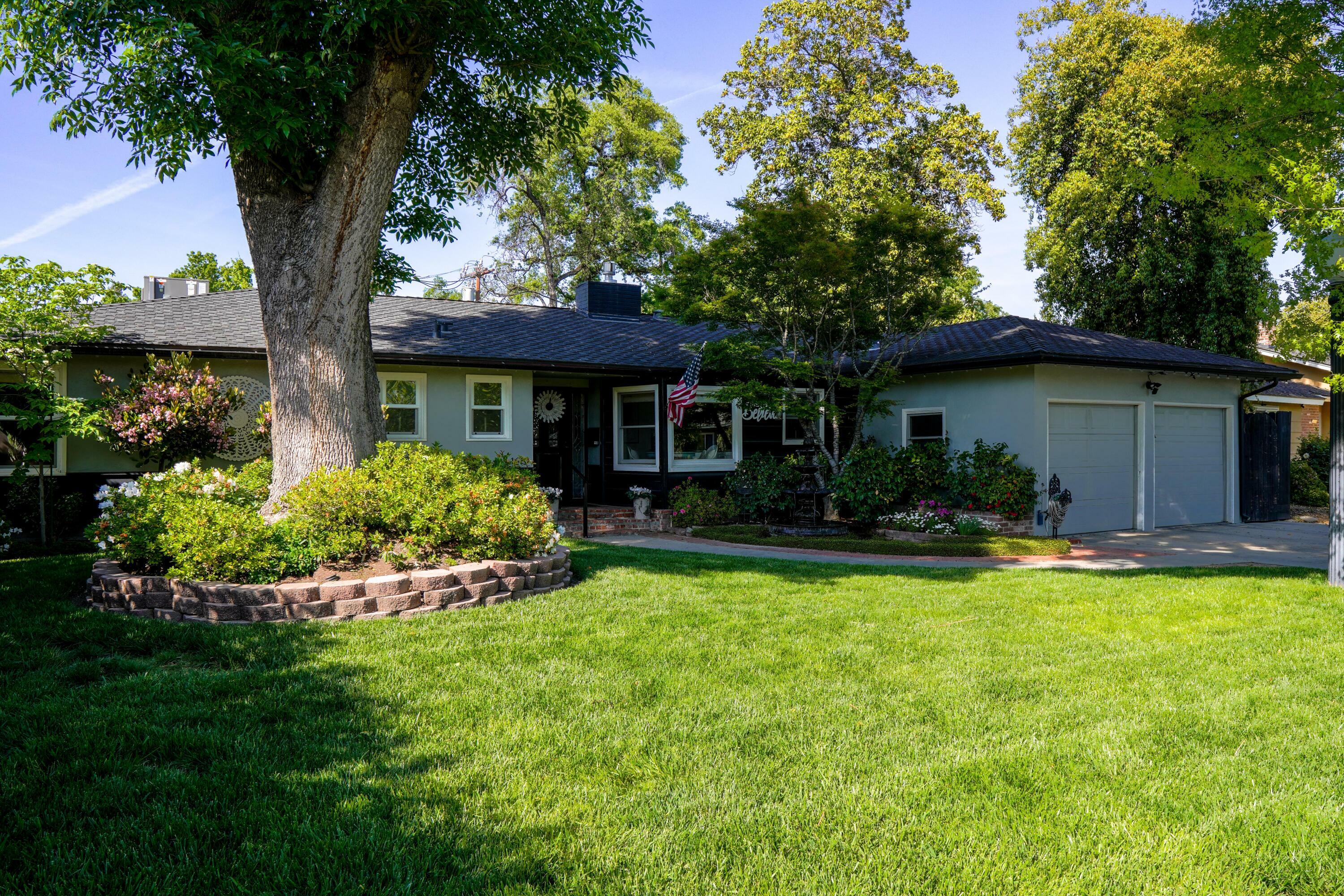 Property Photo:  1610 W Meadow Avenue  CA 93277 