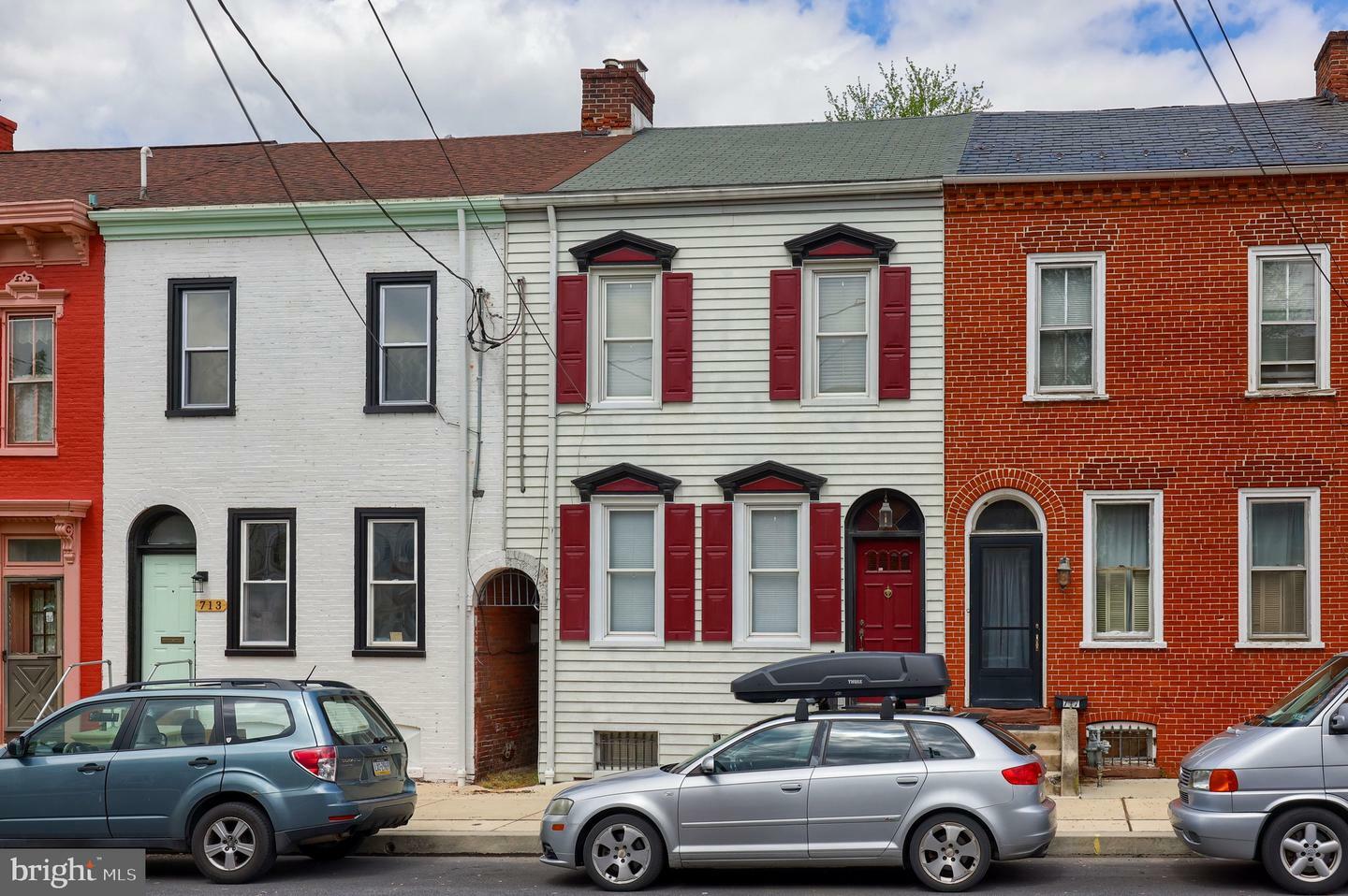 Property Photo: 715 Walnut Street PA 17512