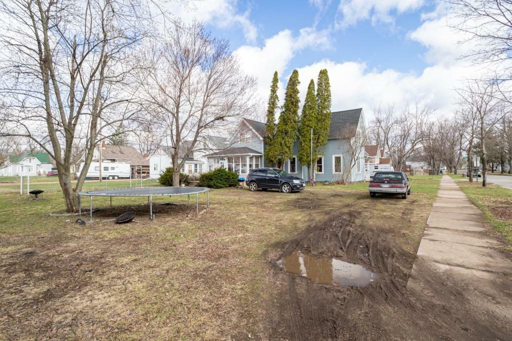 Property Photo:  1501 1st St W  WI 54452 