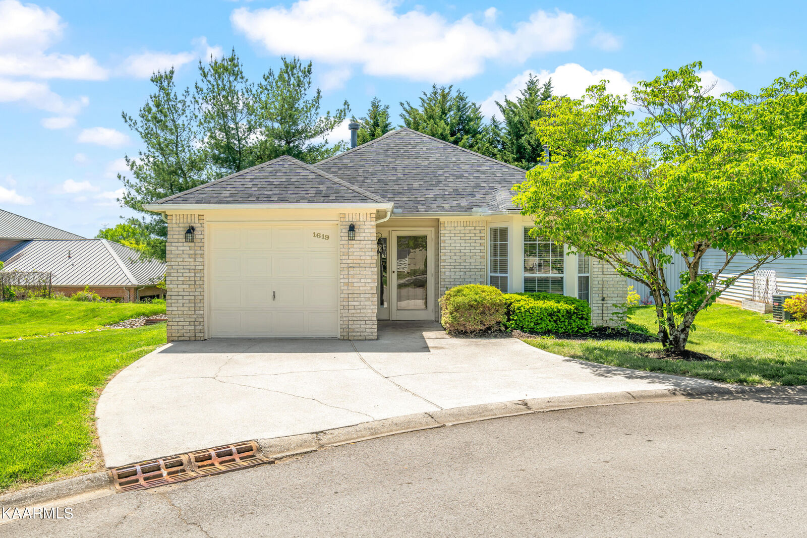 Property Photo:  1619 Chenoweth Circle  TN 37909 