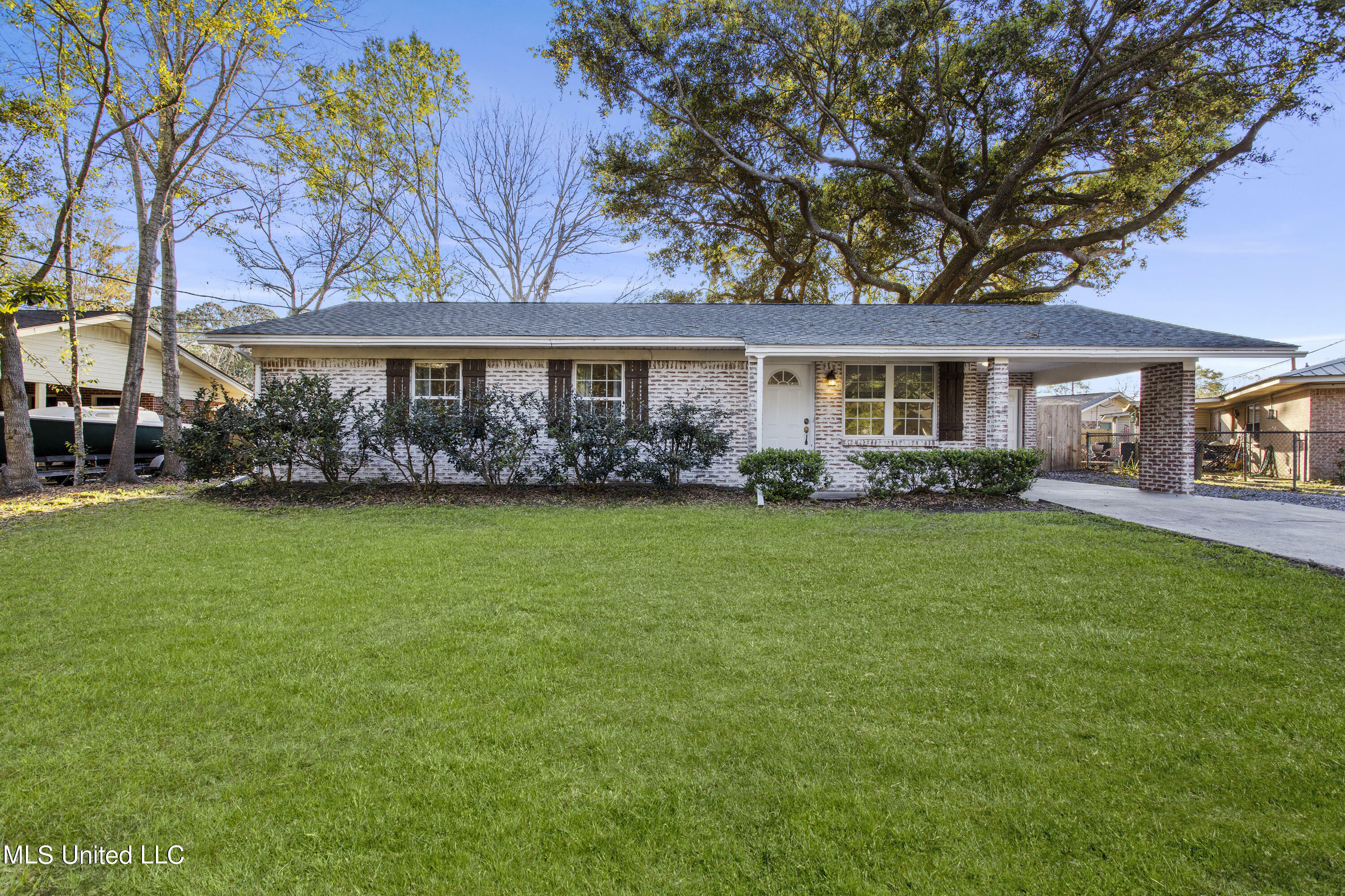 Property Photo:  111 Colmer Circle  MS 39564 