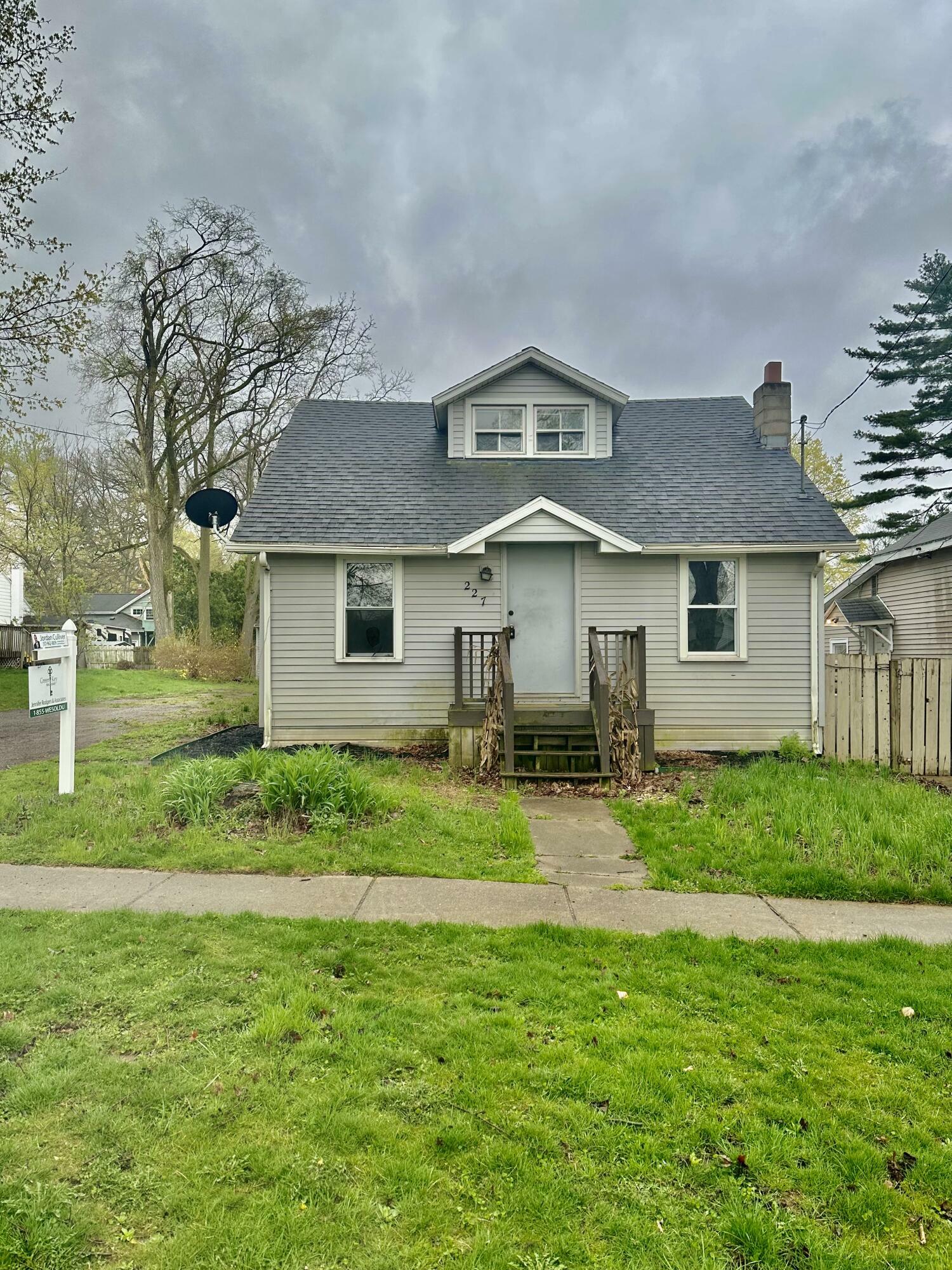 Property Photo:  227 James Street  MI 49269 