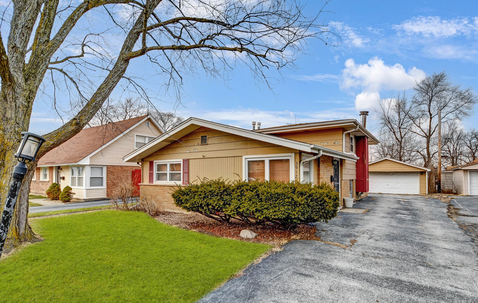 Property Photo: 3912 168th Street IL 60478