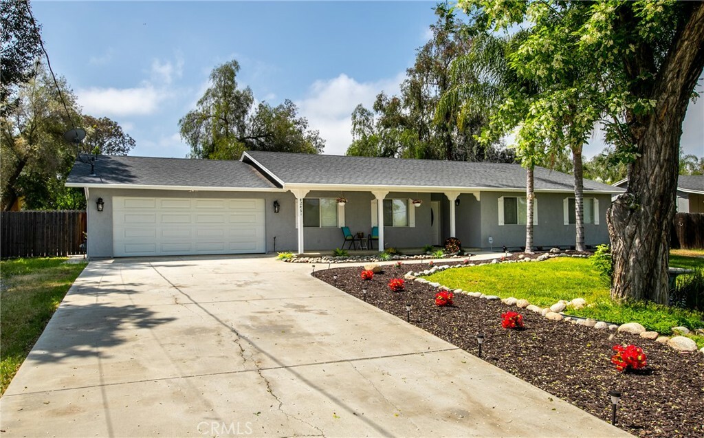 Property Photo:  42461 Thornton Avenue  CA 92544 