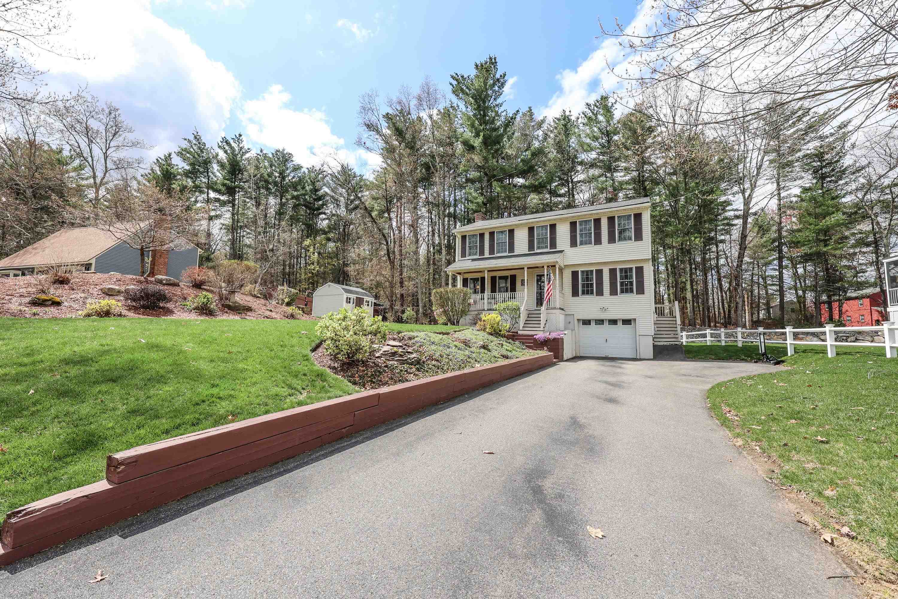 Property Photo: 11 Twilight Drive NH 03062