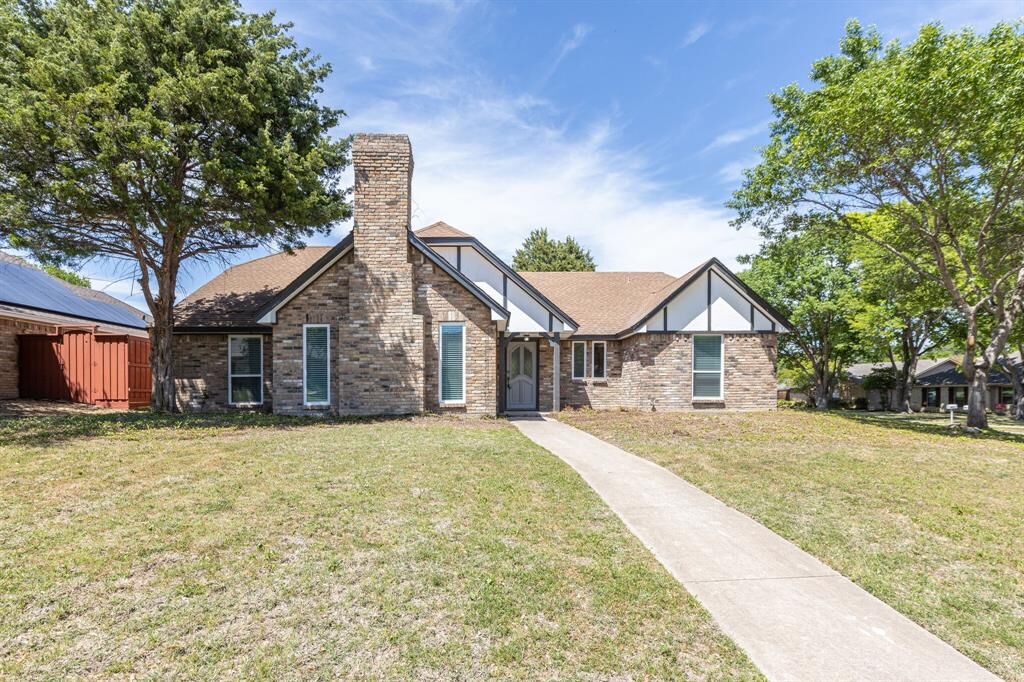 Property Photo:  1509 Woodcreek Drive  TX 75082 