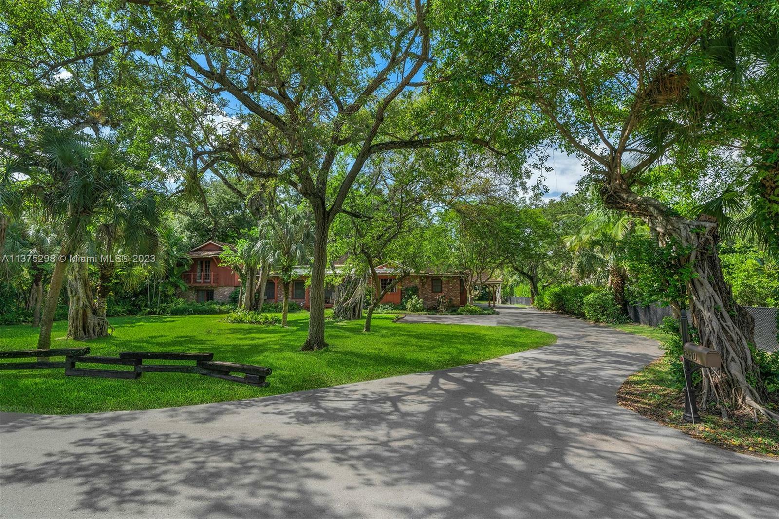 Property Photo: 5440 Hammock Dr FL 33156