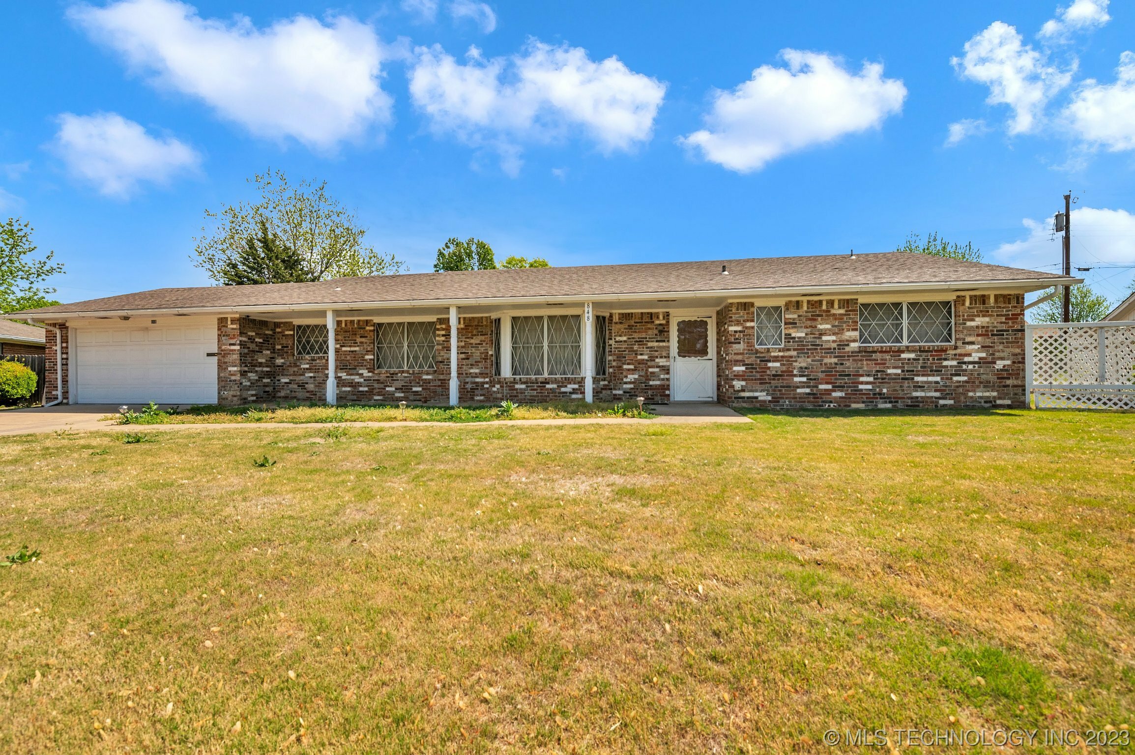 Property Photo:  848 Concord Drive  OK 74006 