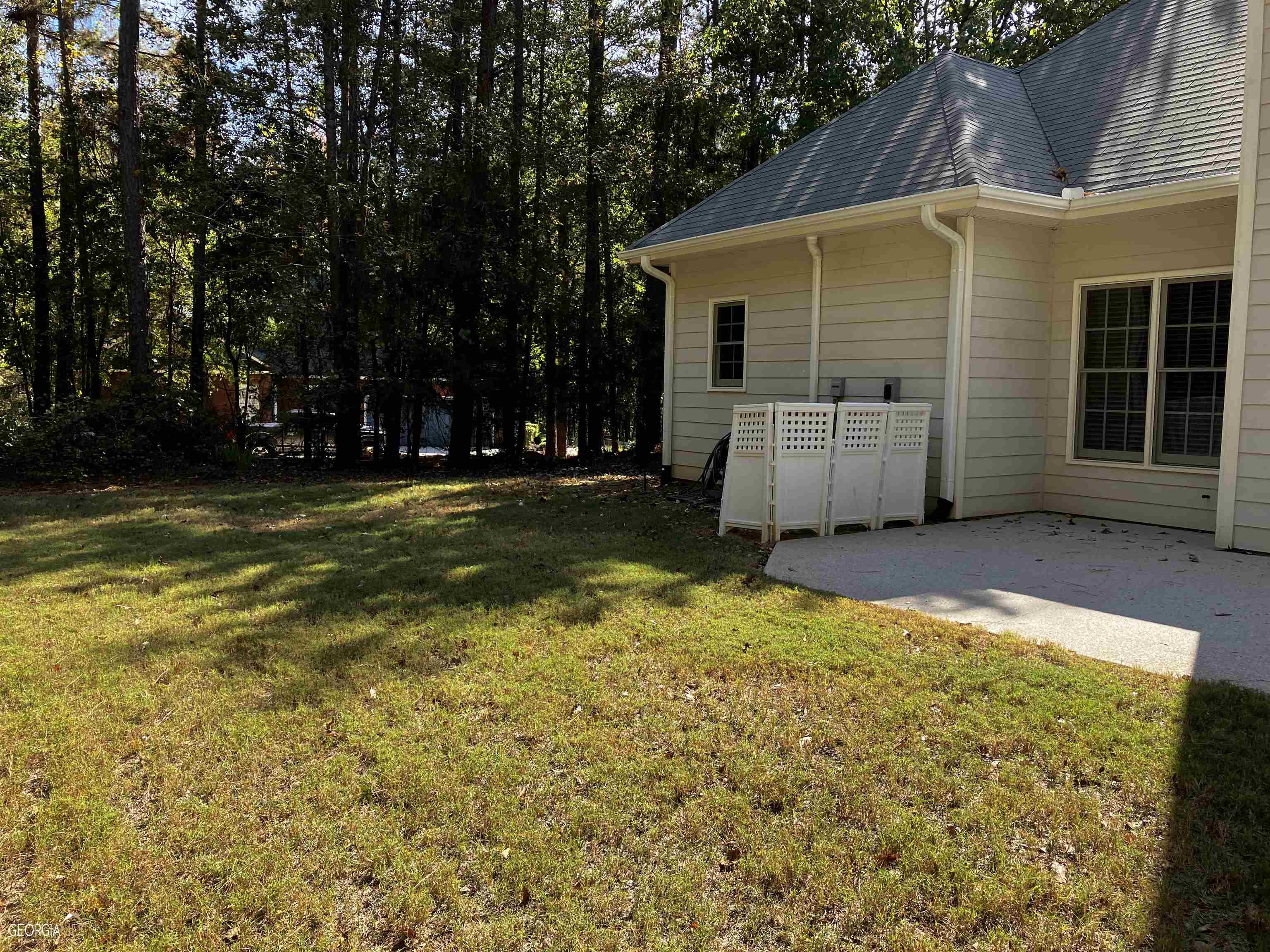 Property Photo: 20 Sutton Place GA 30025