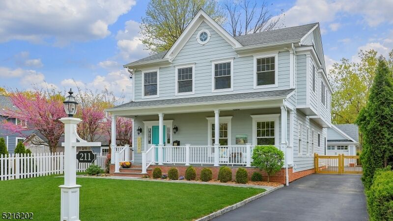 Property Photo:  211 Seneca Pl  NJ 07090 