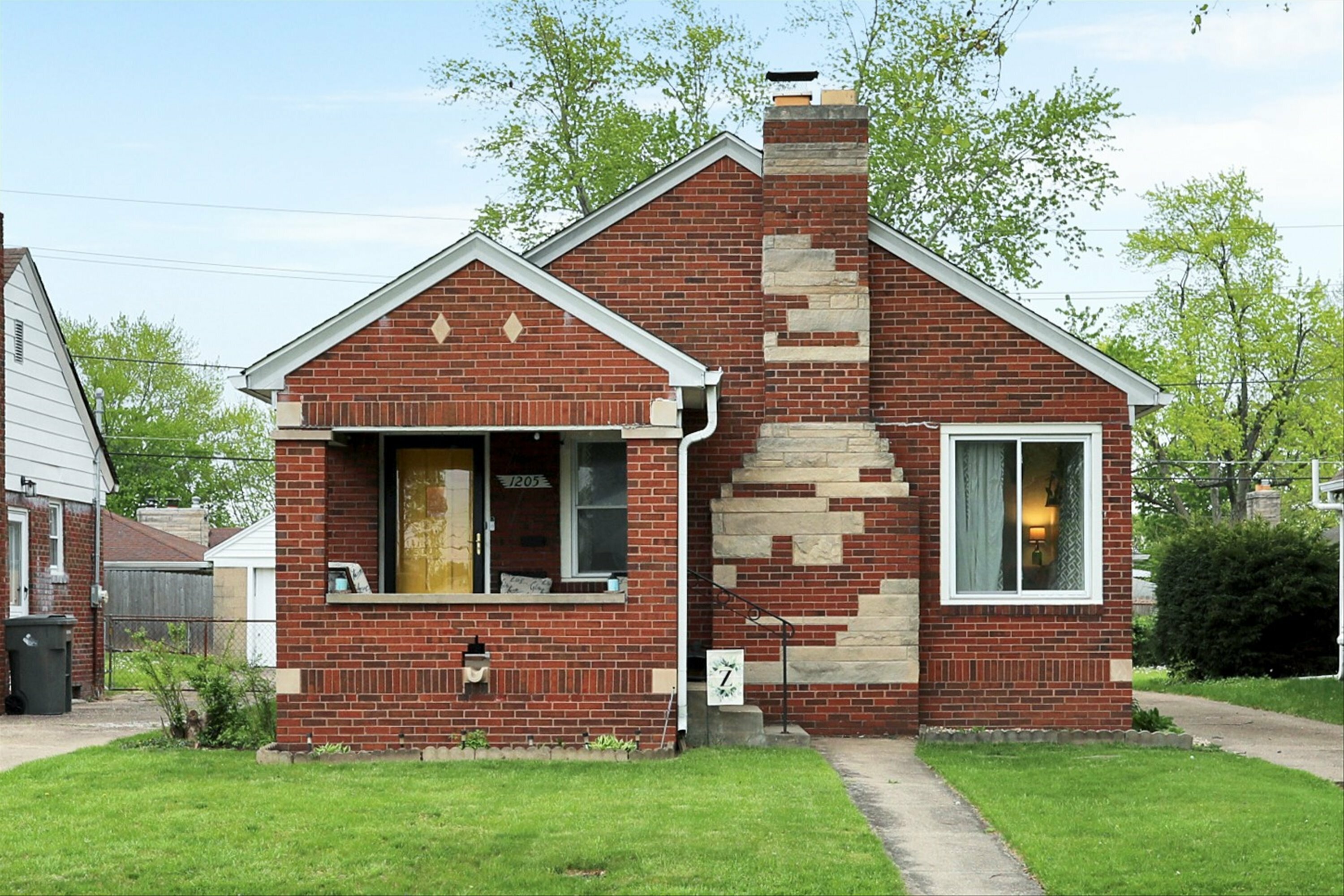 Property Photo:  1205 N Downey Avenue  IN 46219 