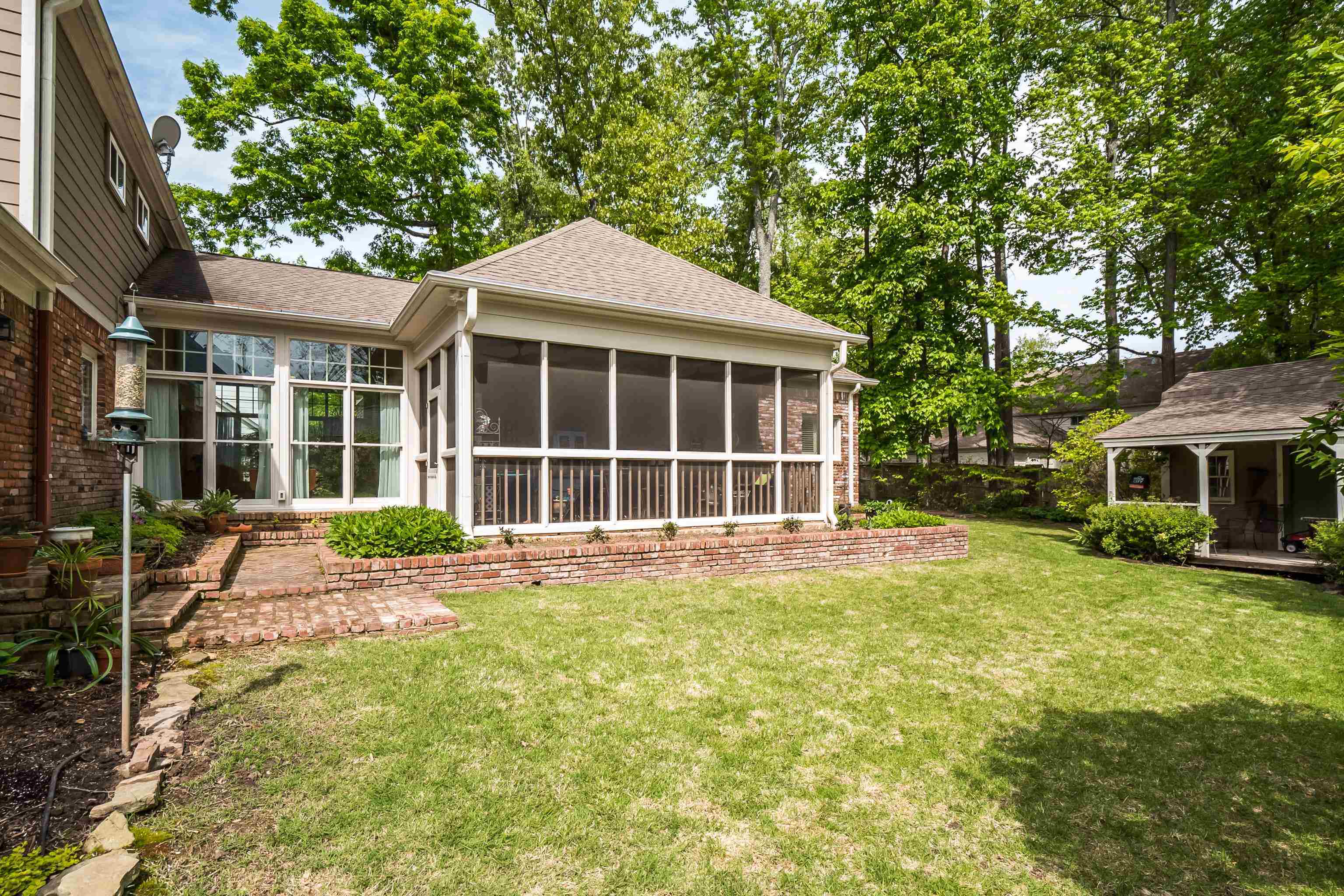 Property Photo: 8508 Sherman Oaks Dr TN 38139