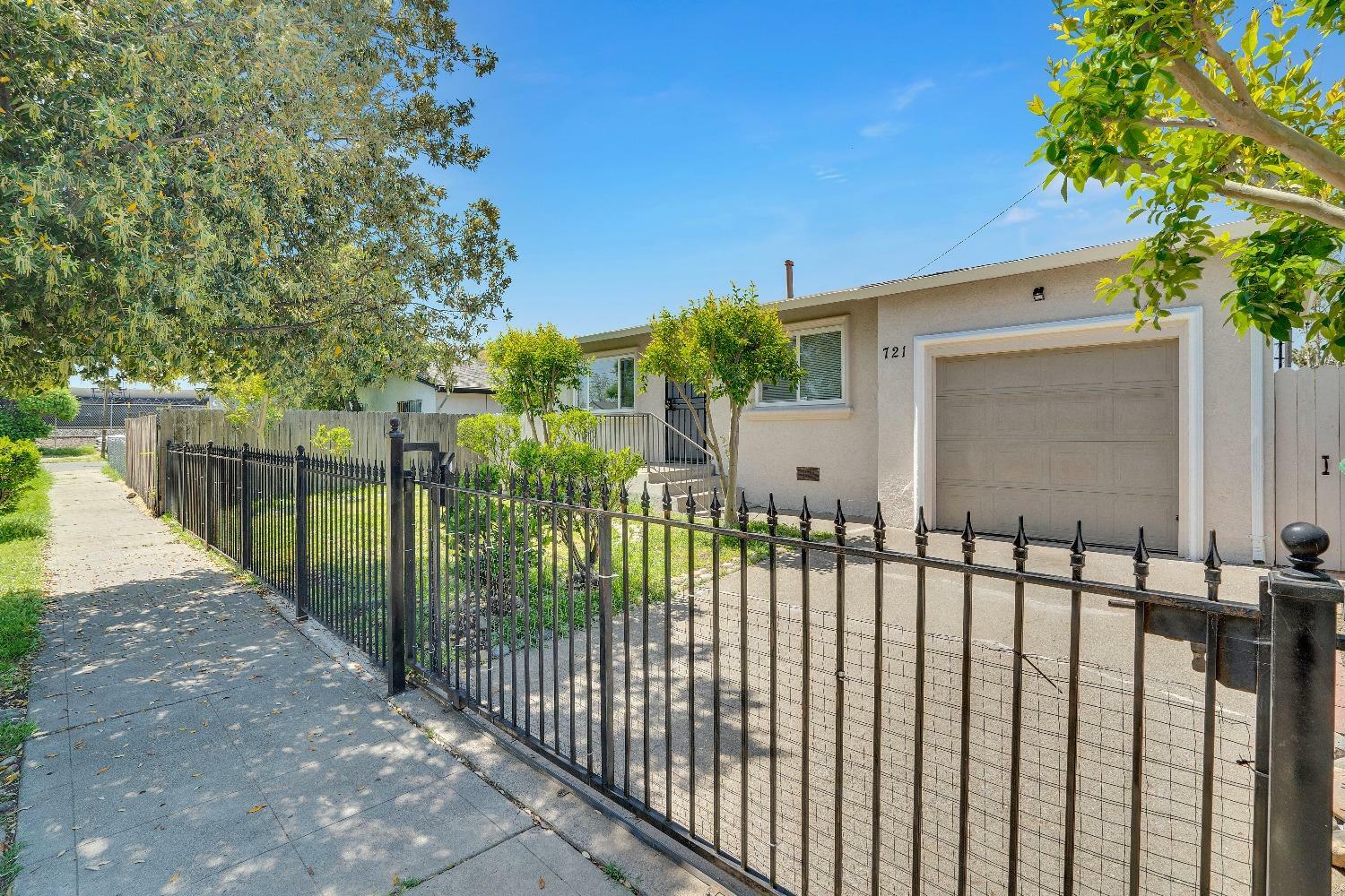 Property Photo:  721 McDonnell Avenue  CA 95205 