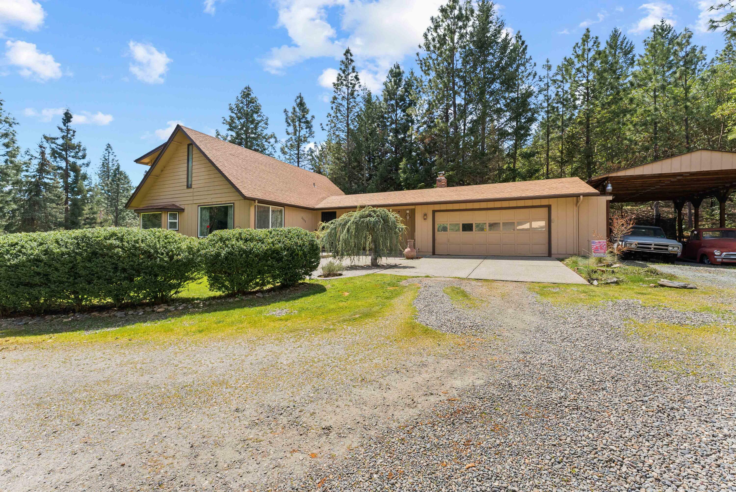 Property Photo: 2600 Coed Place OR 97527