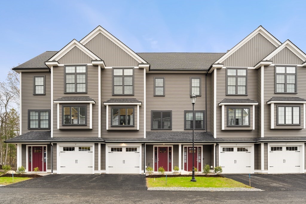 Property Photo: 168 Lowell St 27 MA 01887
