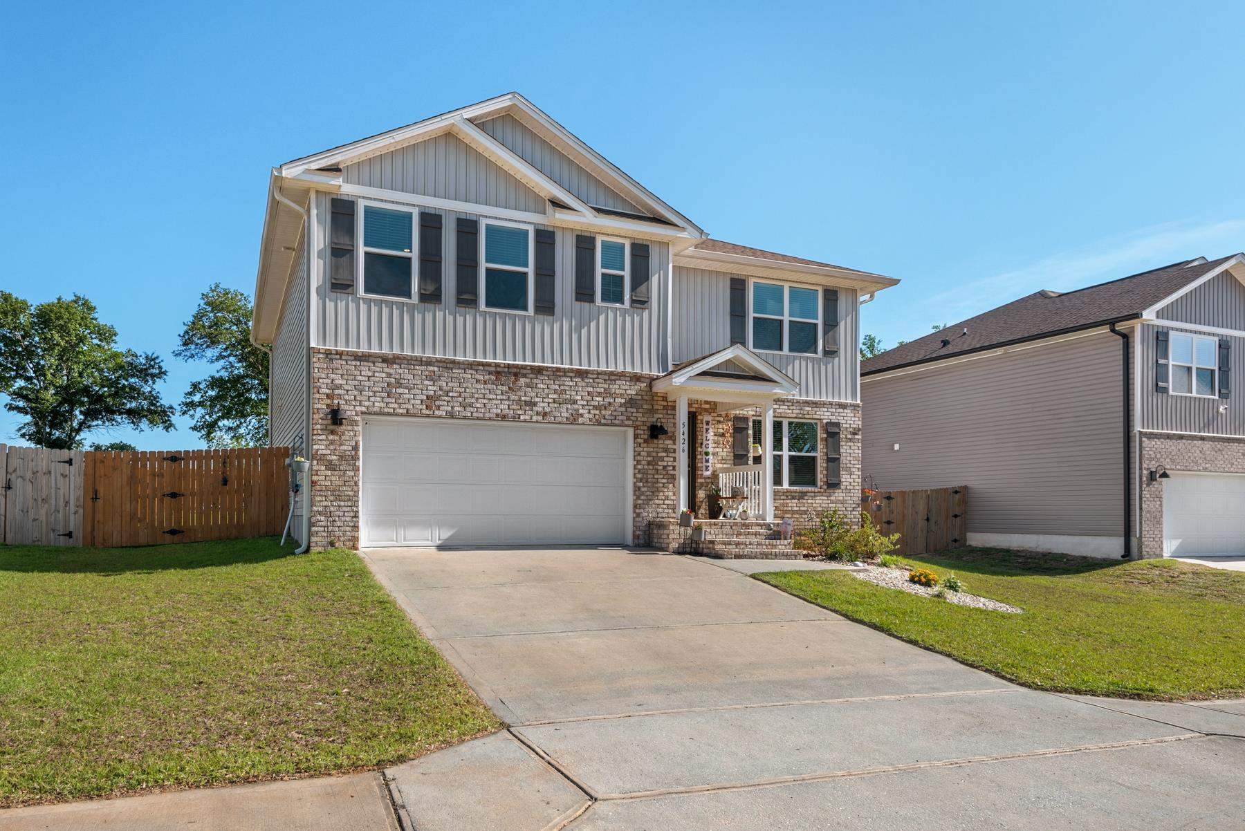 Property Photo: 5426 Merlin Way FL 32583