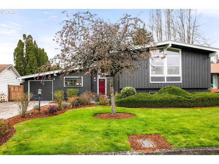 2205 NE 95th Pl  Portland OR 97220 photo